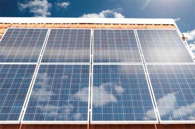 Problèmes d’étanchéité photovoltaïque : que faire si mes panneaux solaires fuient ?